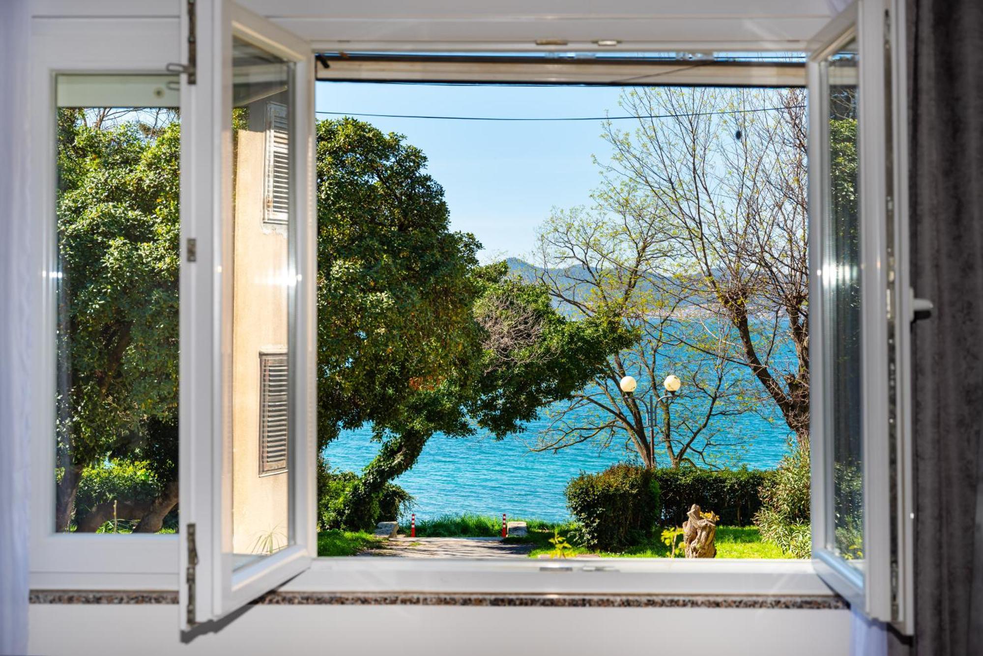 Appartement Kolovare Garden Oasis - First Row By Sea à Zadar Extérieur photo