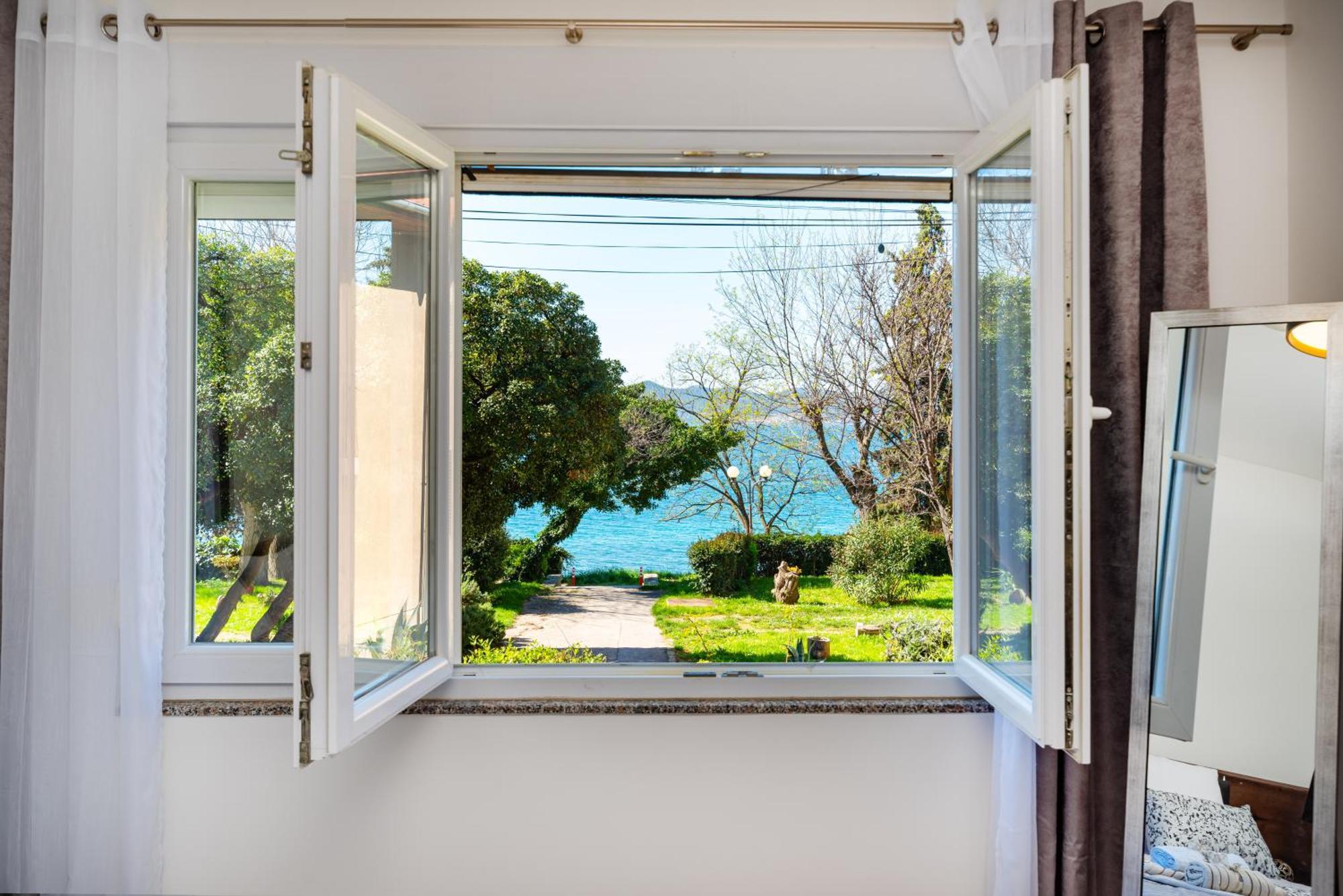 Appartement Kolovare Garden Oasis - First Row By Sea à Zadar Extérieur photo
